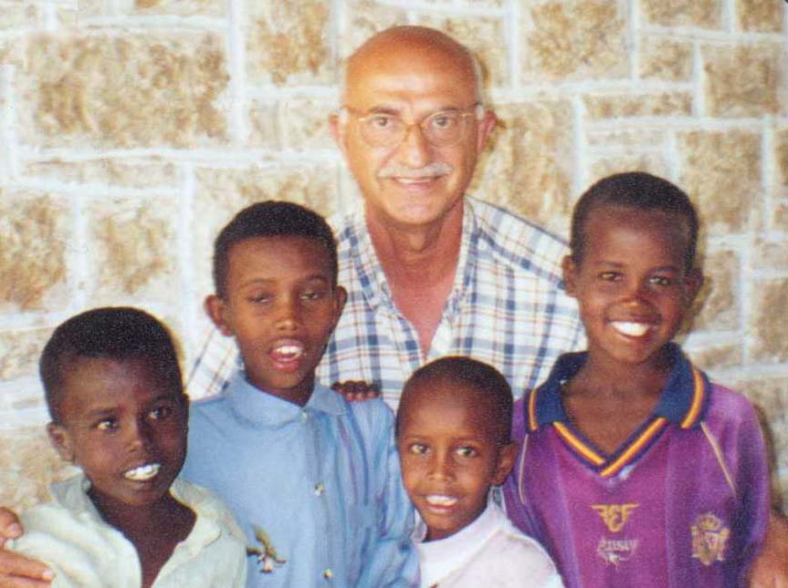 Georgi Kapchits with Somali children